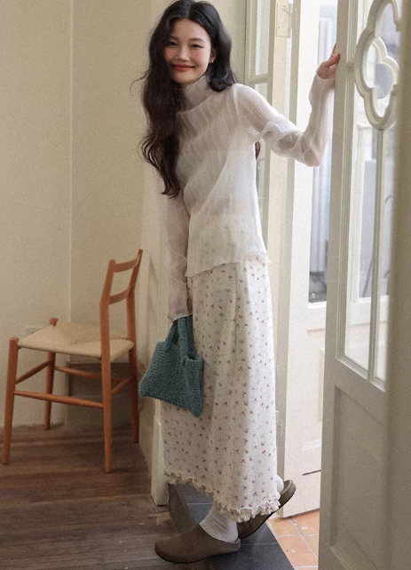 ふんわり透け感シアーロングスリーブトップス商品画像