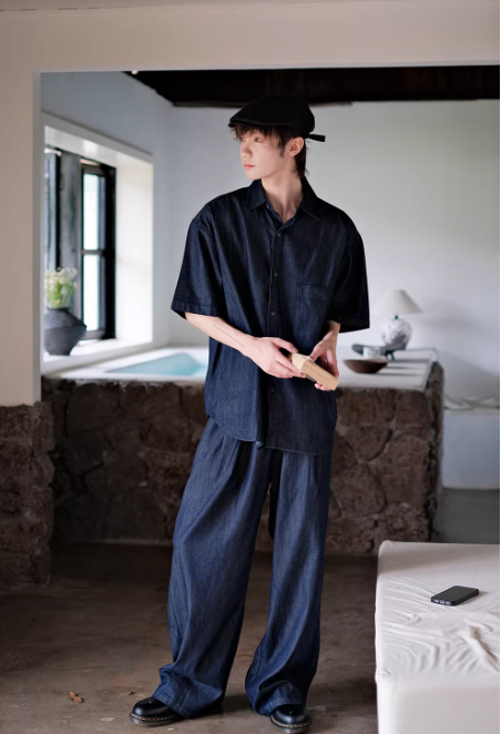 ルーズシルエットデニムセットアップのコーディネート例