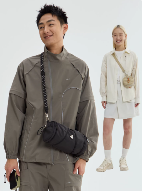 折りたたみ収納式のショルダーバッグコーディネート例